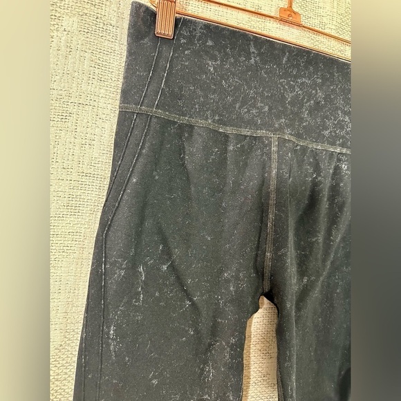 Daily Practice black marble leggings size S - Picture 3 of 8